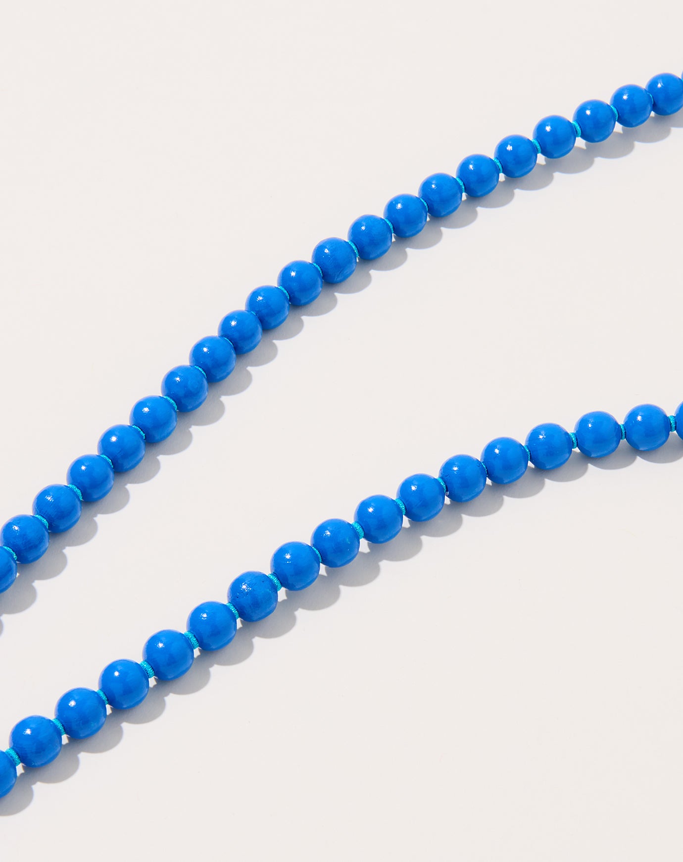 Ina Seifart Handykette iPhone Necklace in Blue on Light Blue