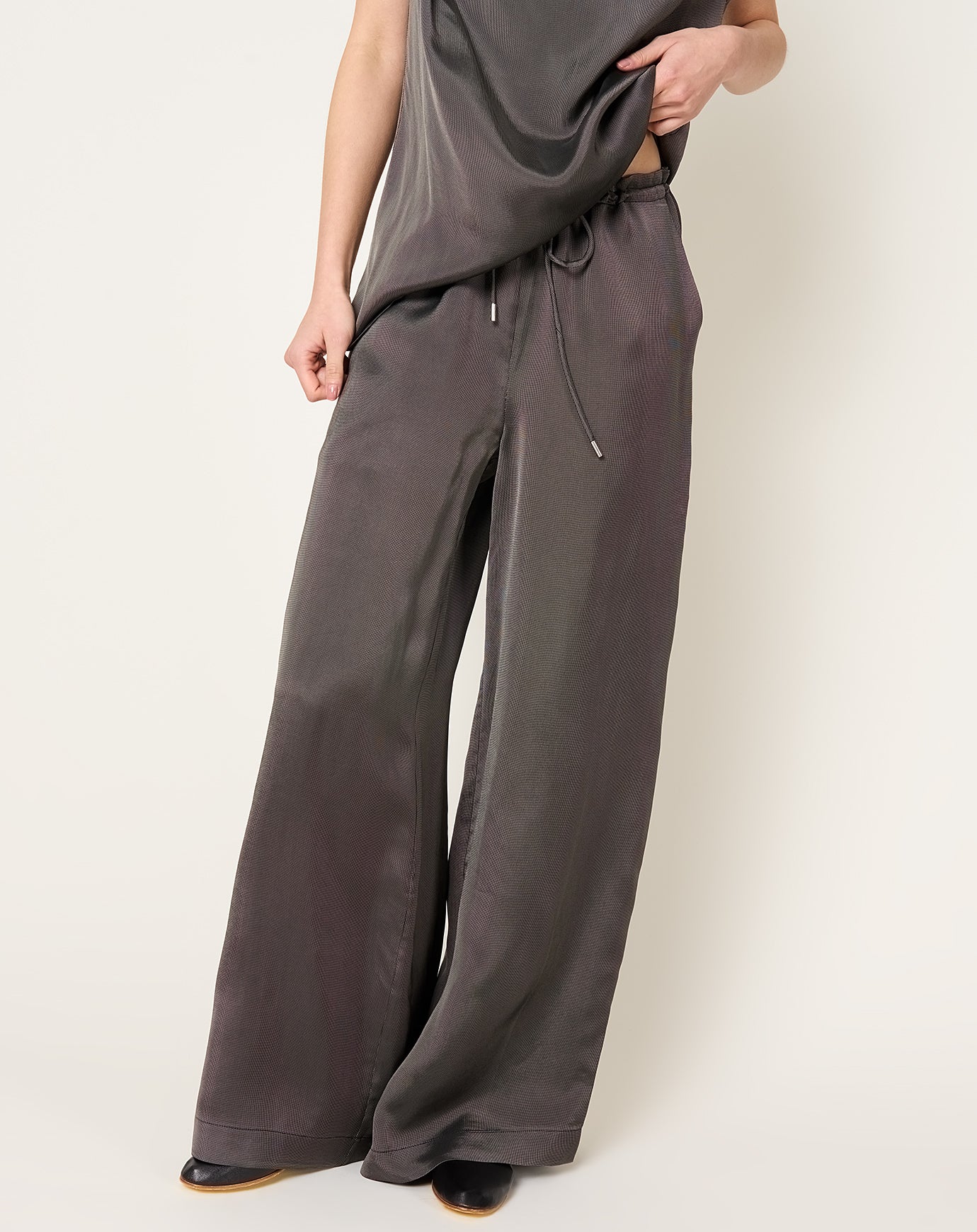 Kallmeyer Wesley Drawstring Pant in Chrome