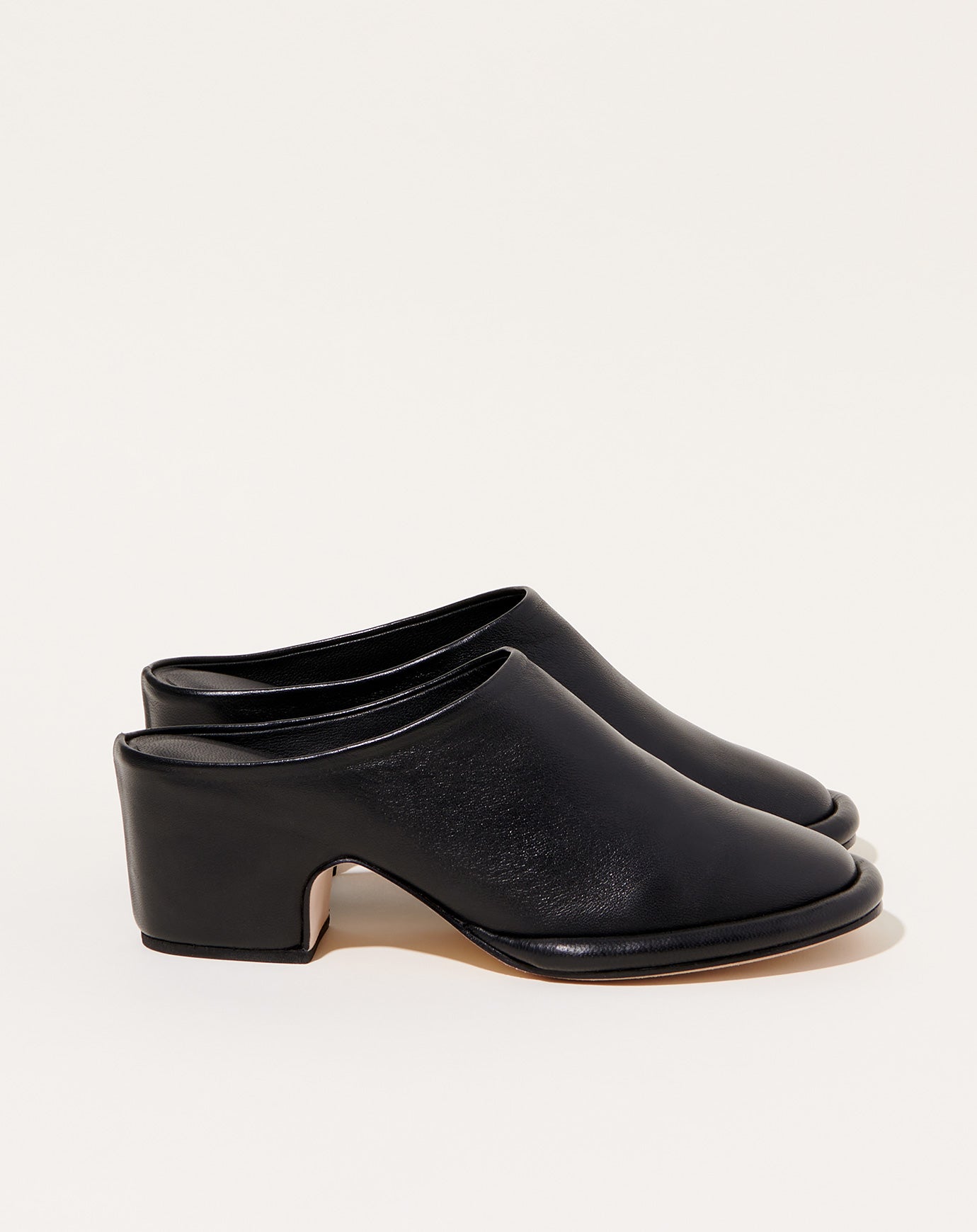 Lauren Manoogian Arch Mule in Black