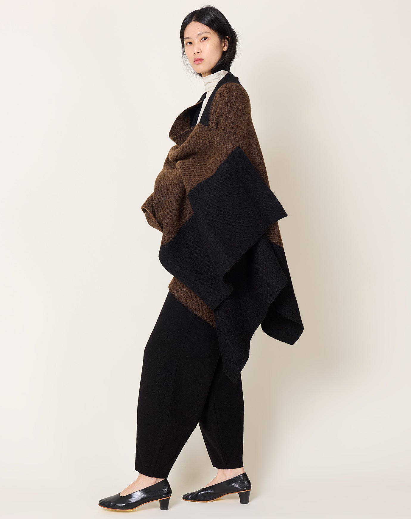 Lauren Manoogian Block Wrap Mantle in Rust Marl & Black
