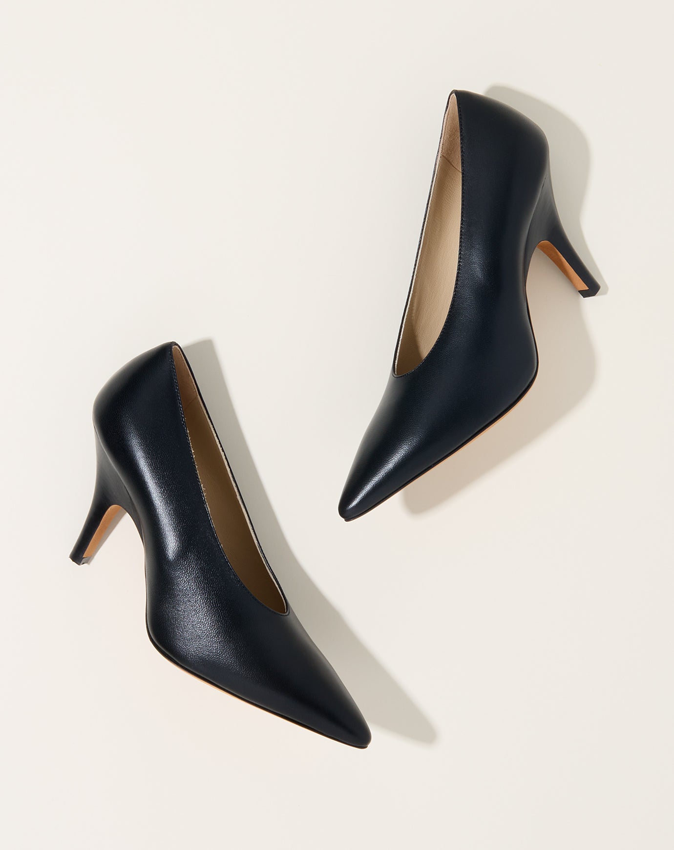 Le Monde Béryl Petra Pump in Black