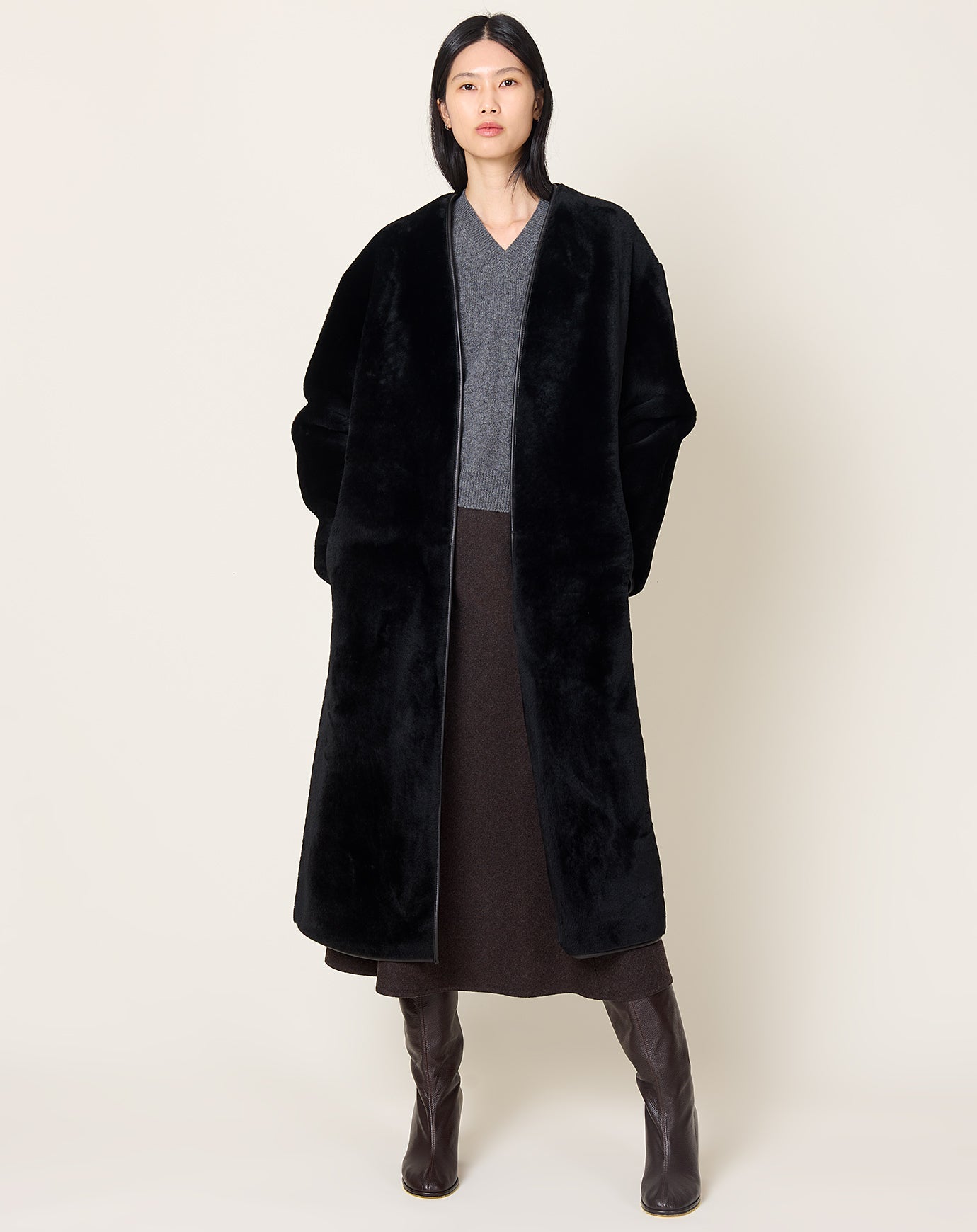 Le17septembre Reversible Mustang Long Coat in Black