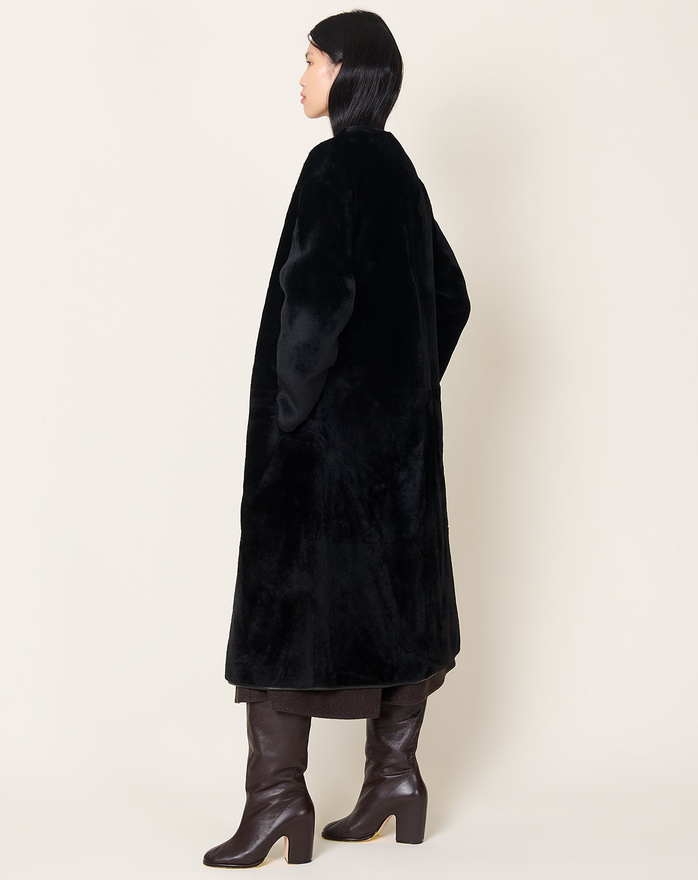 Le17septembre Reversible Mustang Long Coat in Black