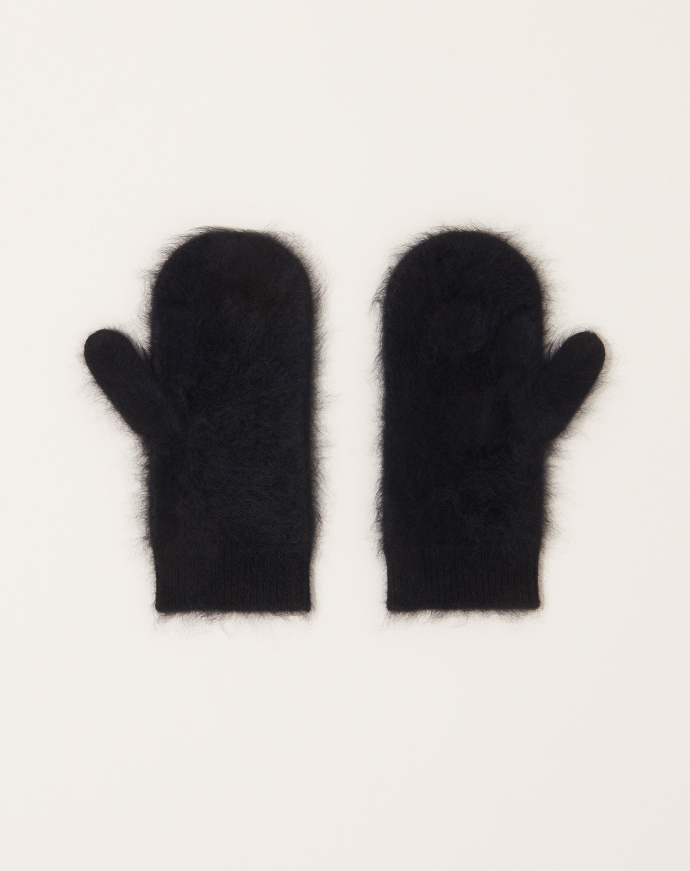 Lisa Yang Brushed Mittens in Black