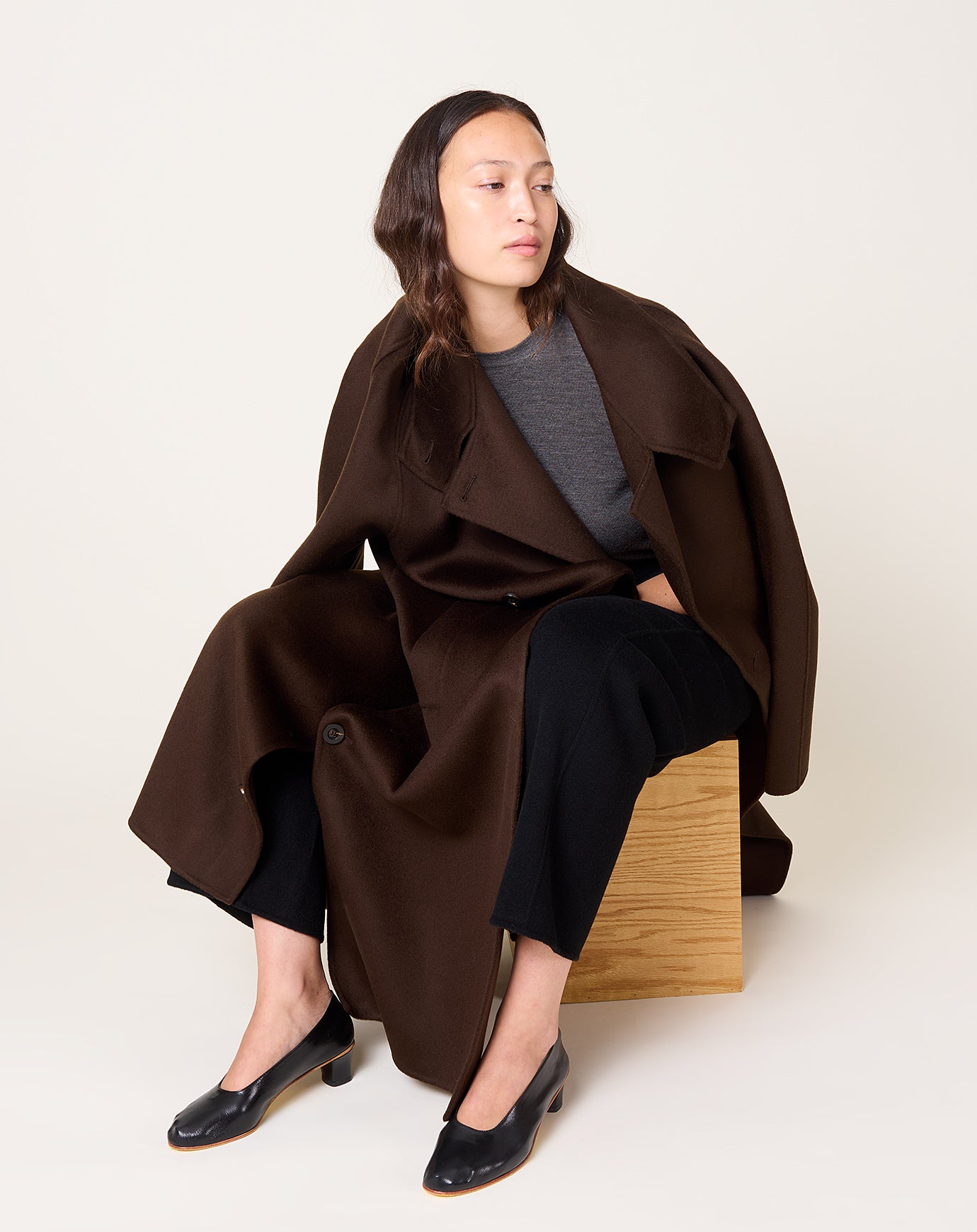 Lisa Yang Doublé Button Coat in Dark Oak