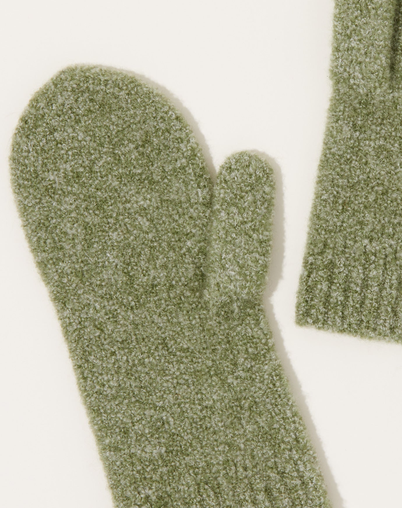 Lisa Yang Mittens Bouclé in Speckled Matcha