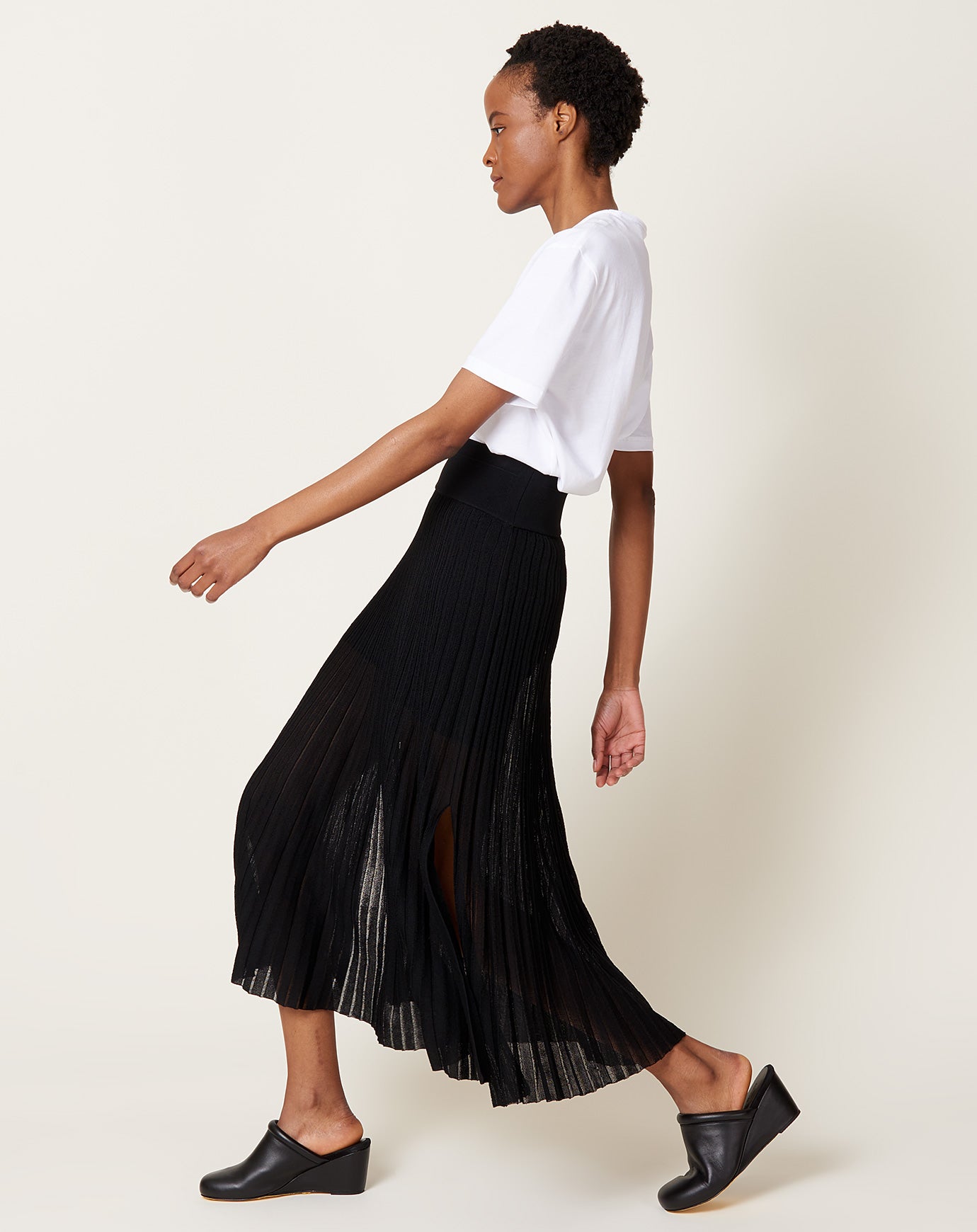 Black Pleated Sheer Short Skirt Satin Waist Band / Pleated Black