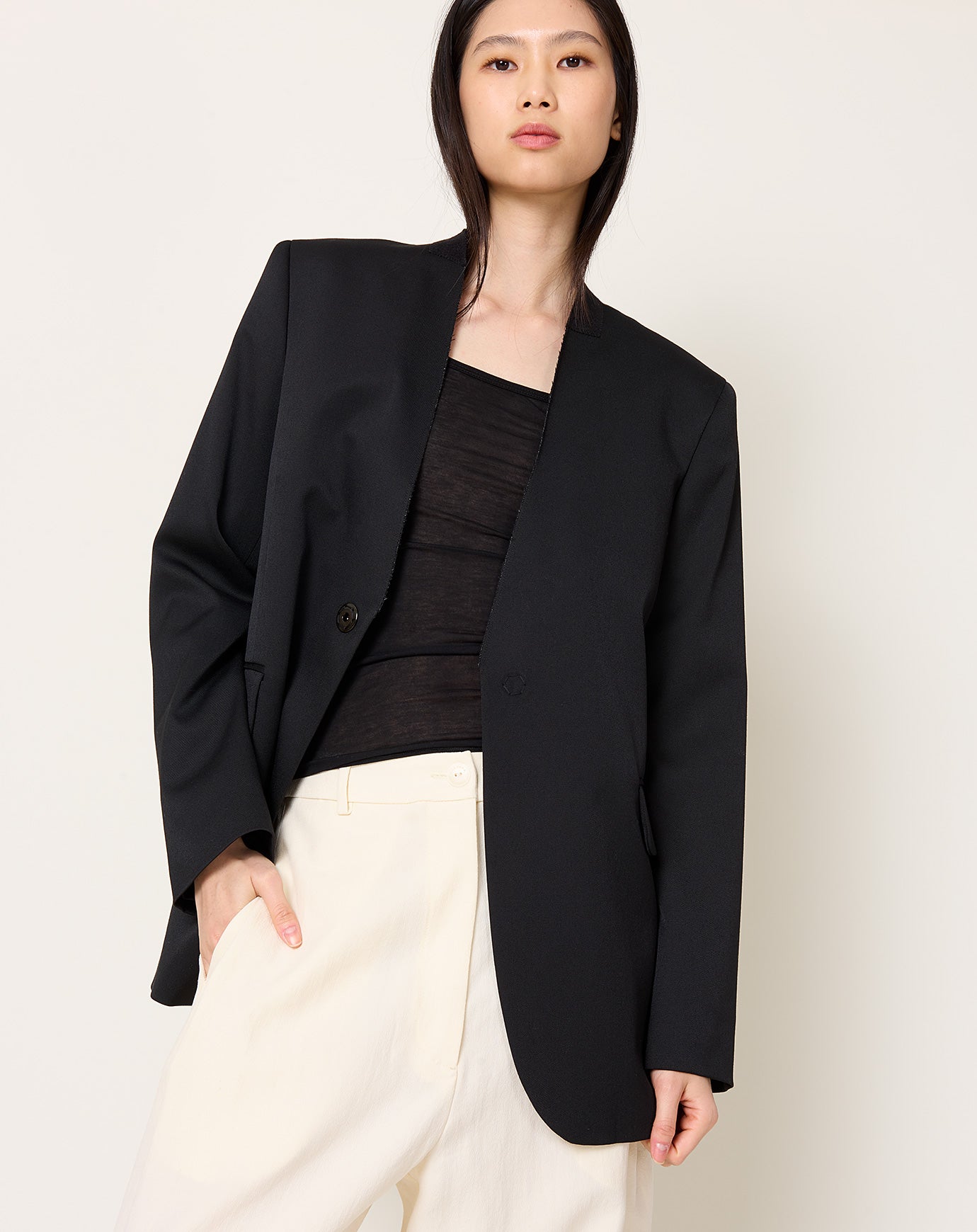 MM6 Collarless Padded Suit Jacket in Balck