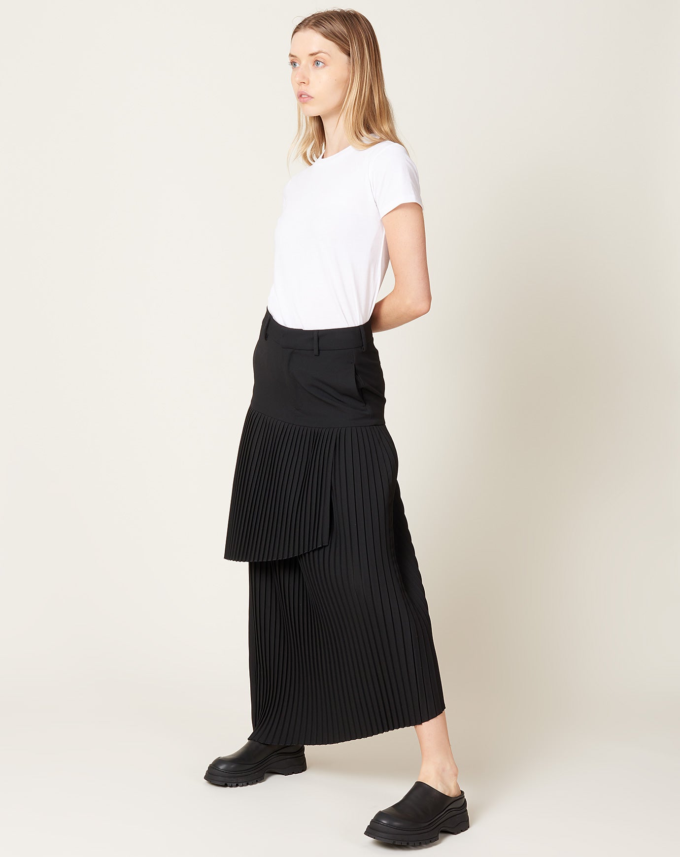 MM6 Layered Pleated Long Skirt in Black