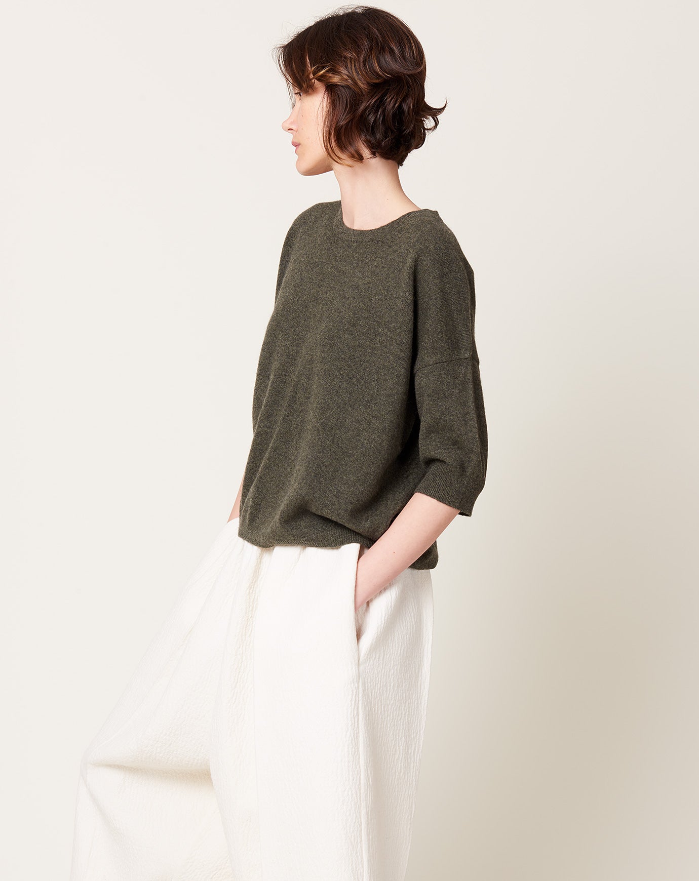 Modern Weaving Boyfriend Cashmere Tee in Olive Melange