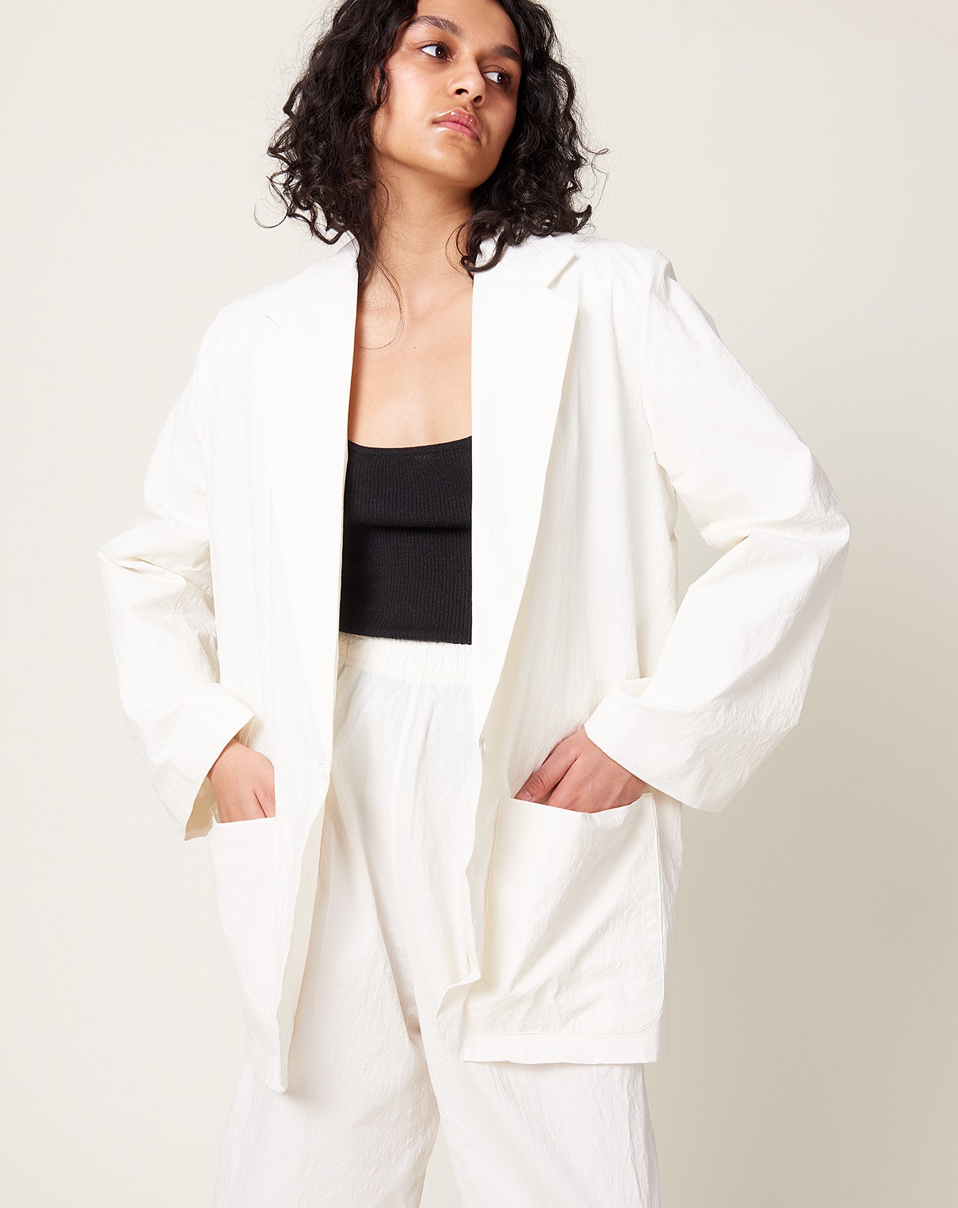 Modern Weaving Oversize Boy Blazer in Off White Stretch Crinkle