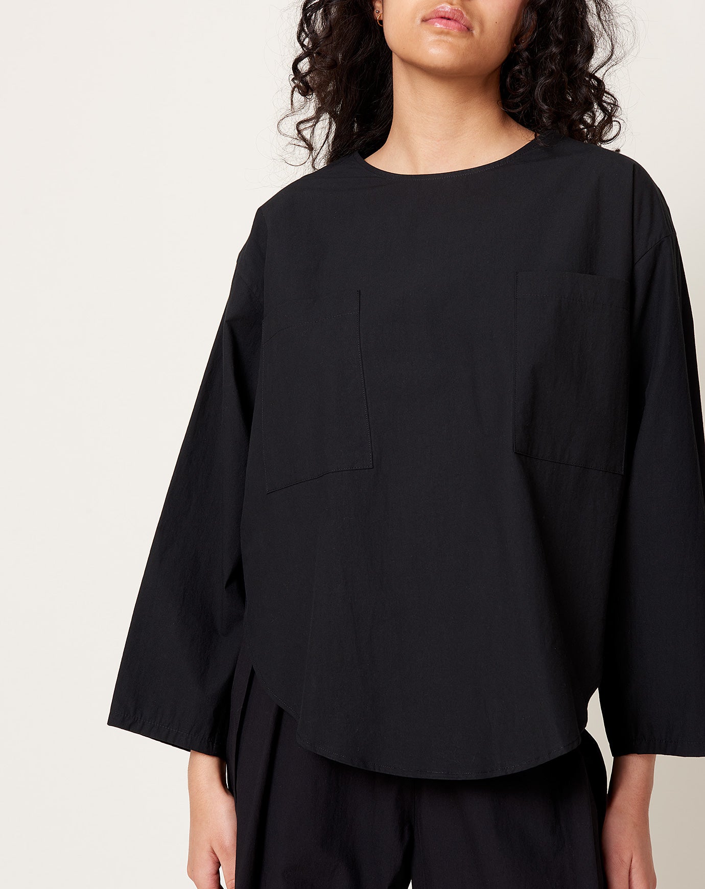 Modern Weaving Pocket Popover Top in Black