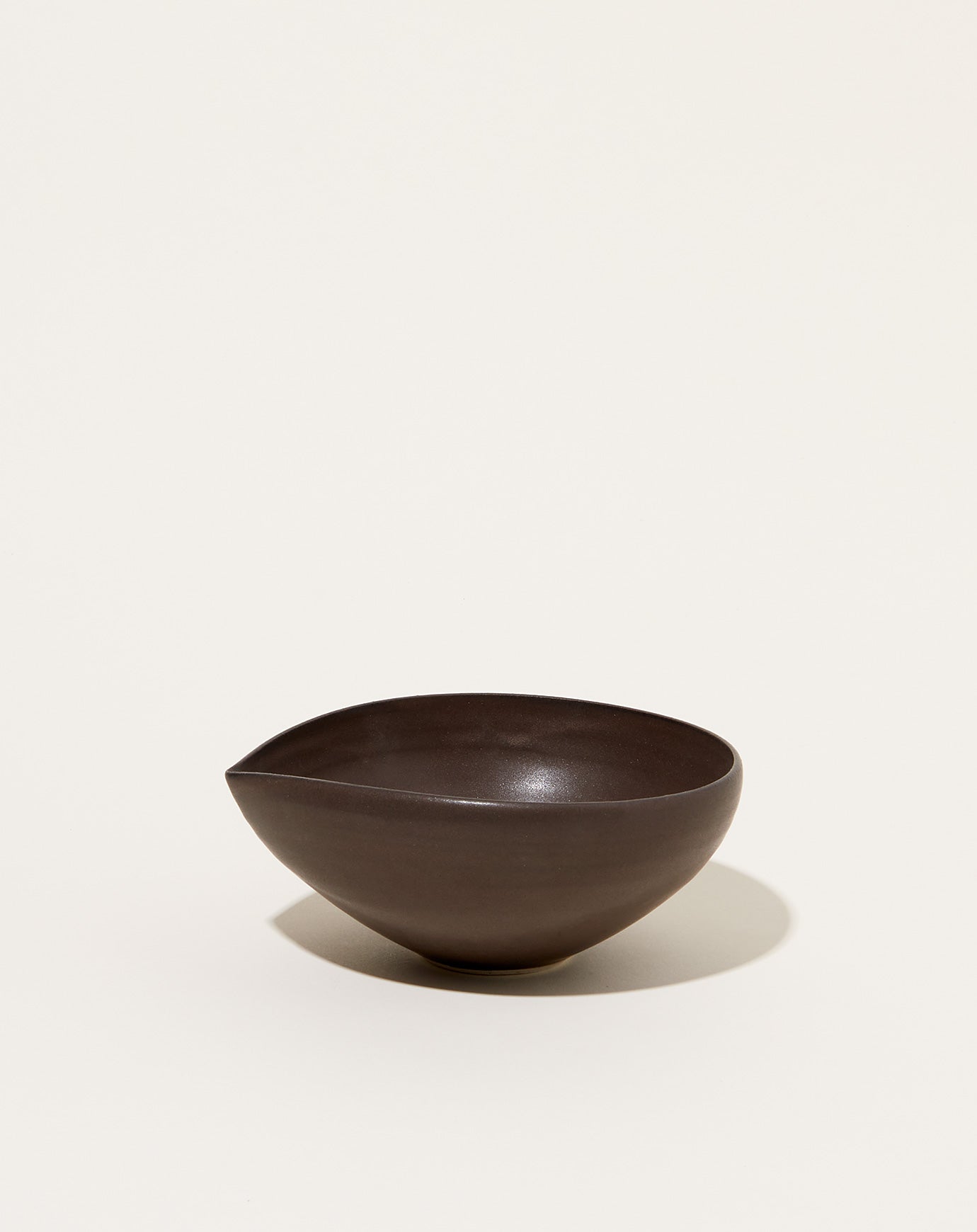 Monohanako Medium Almond Bowl in Chocolate