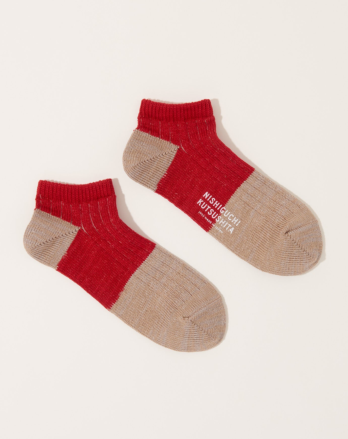 Nishiguchi Kutsushita Linen Cotton Anklet in Red