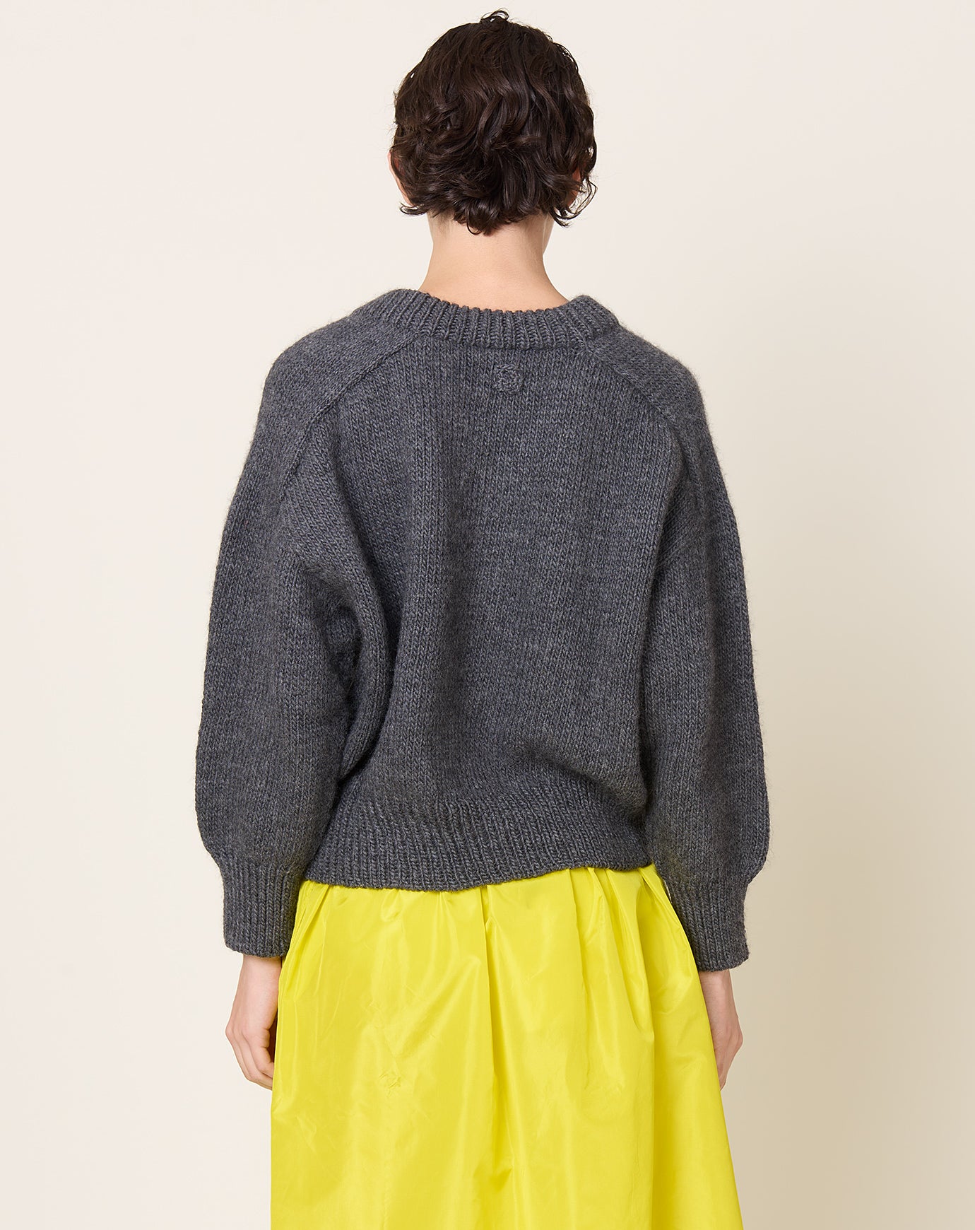 NITTO Donna V Neck in Anthracite