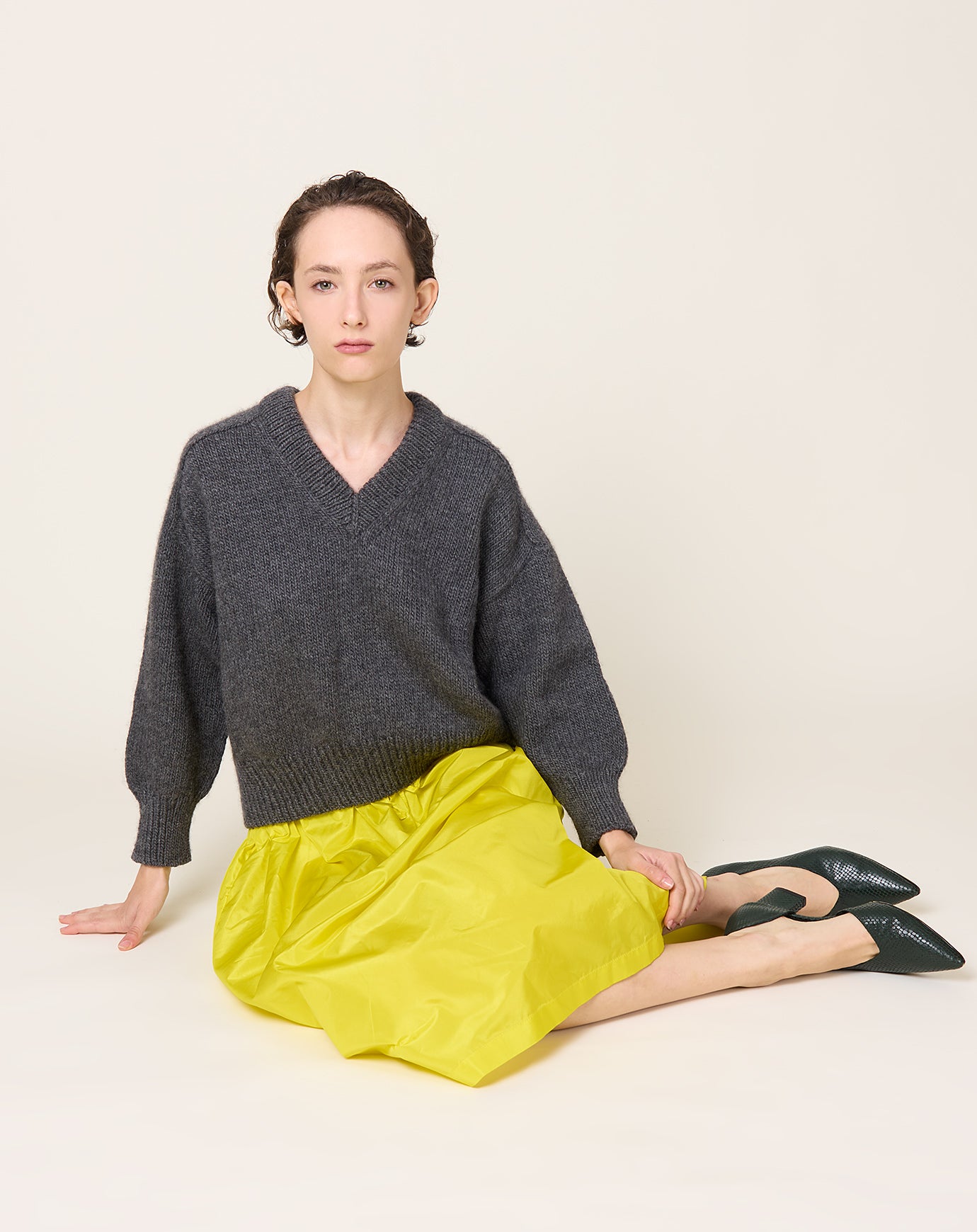 NITTO Donna V Neck in Anthracite