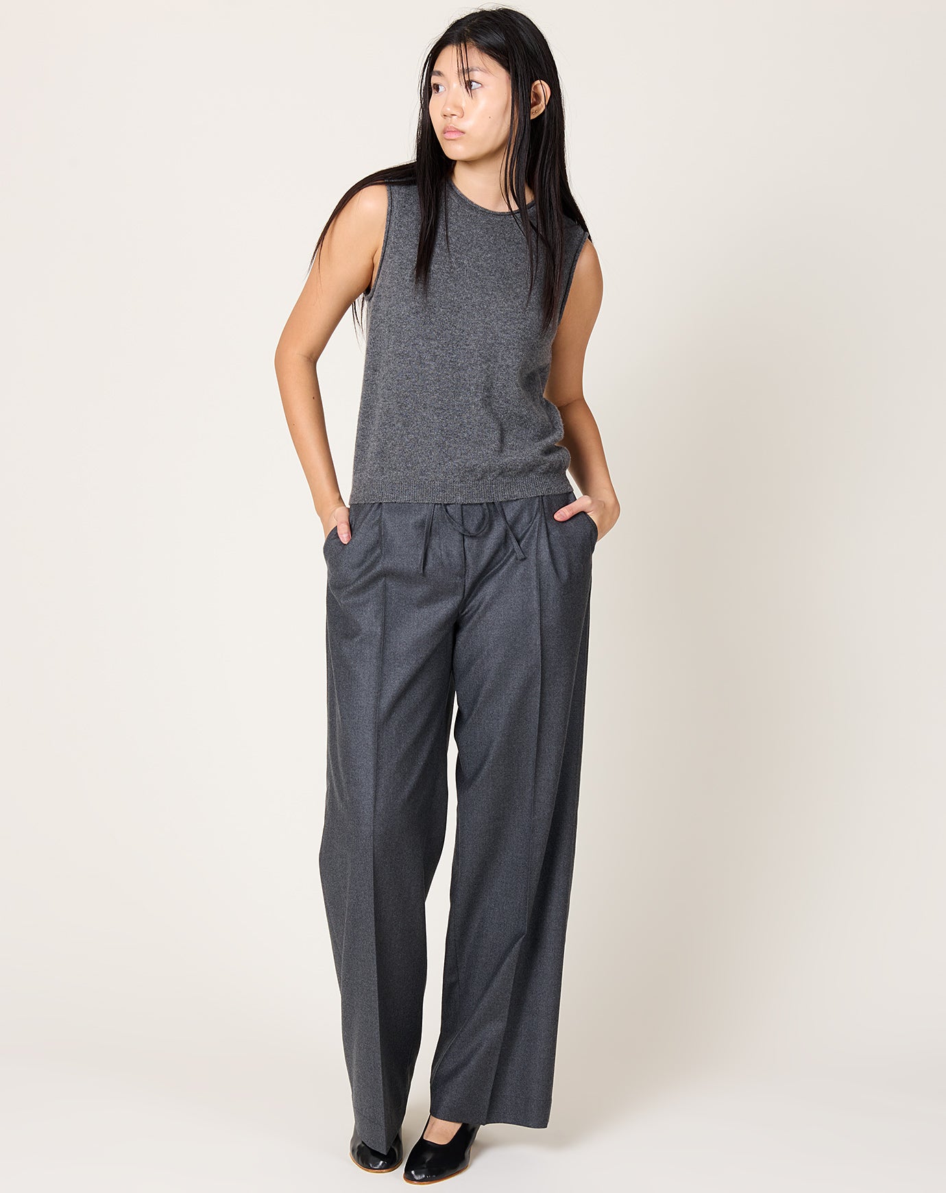 Róhe Relaxed Soft Wool Trousers in Dark Grey Melange