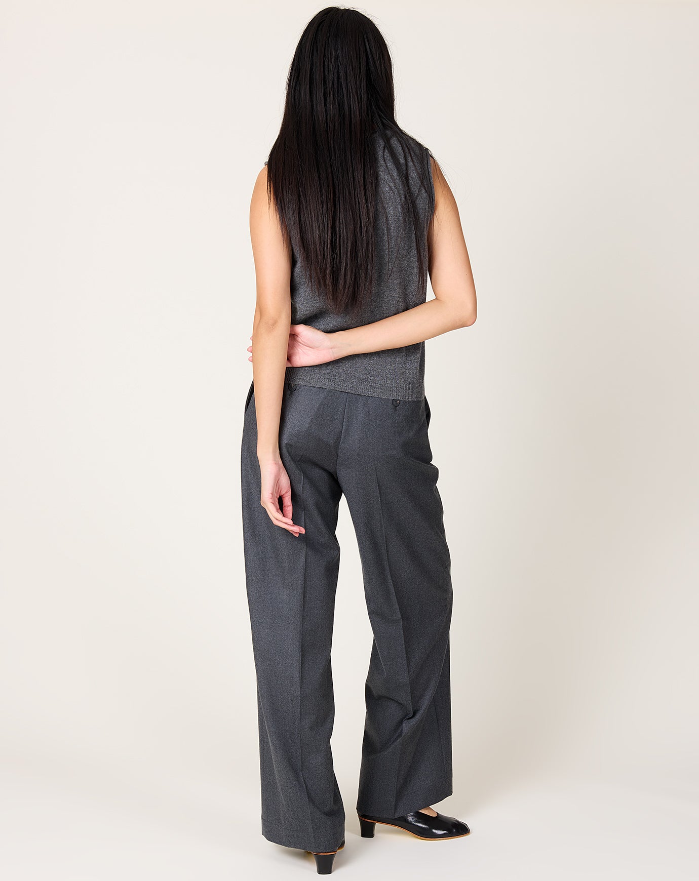 Róhe Relaxed Soft Wool Trousers in Dark Grey Melange