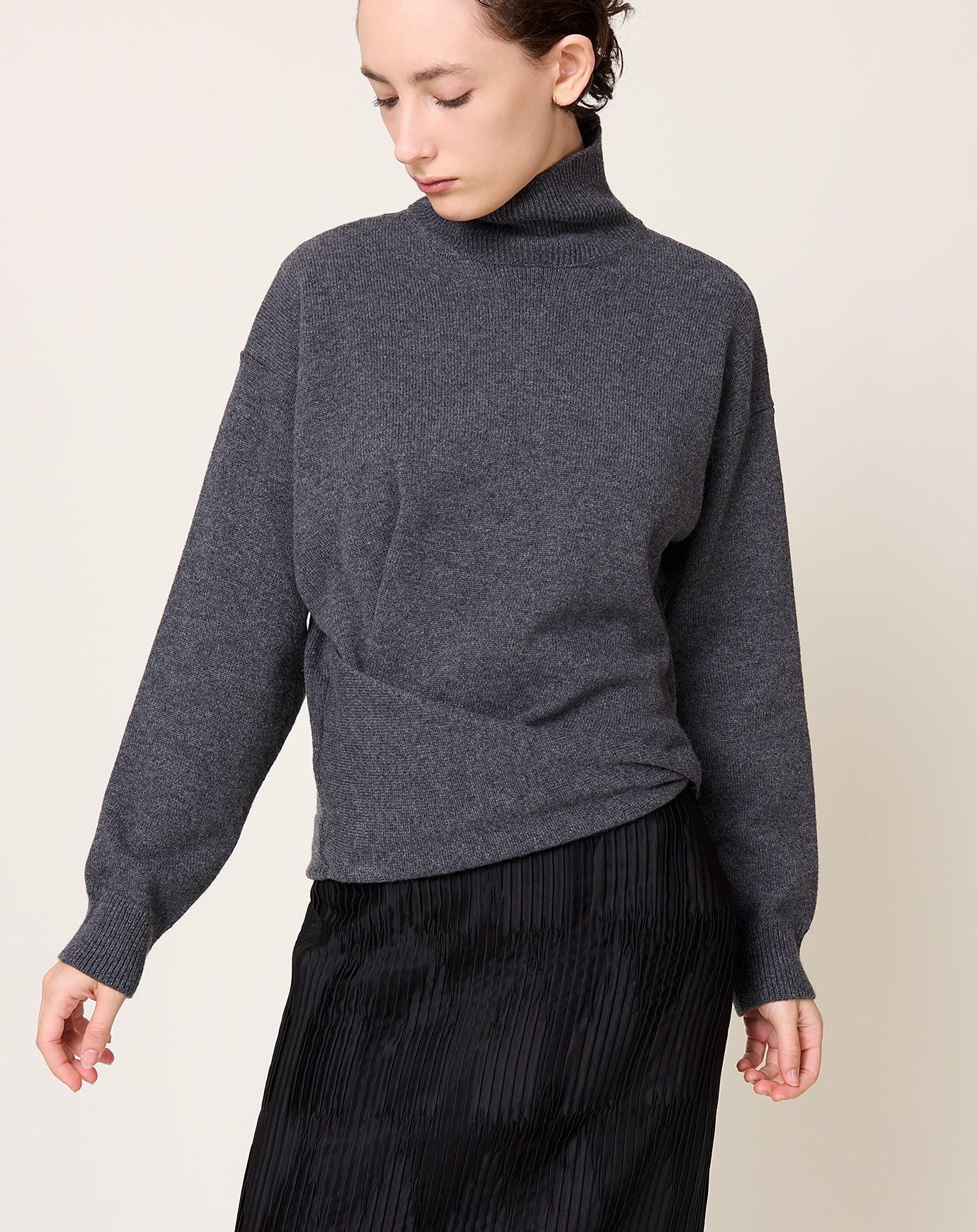 Róhe Sculptural Turtleneck in Dark Grey Melange
