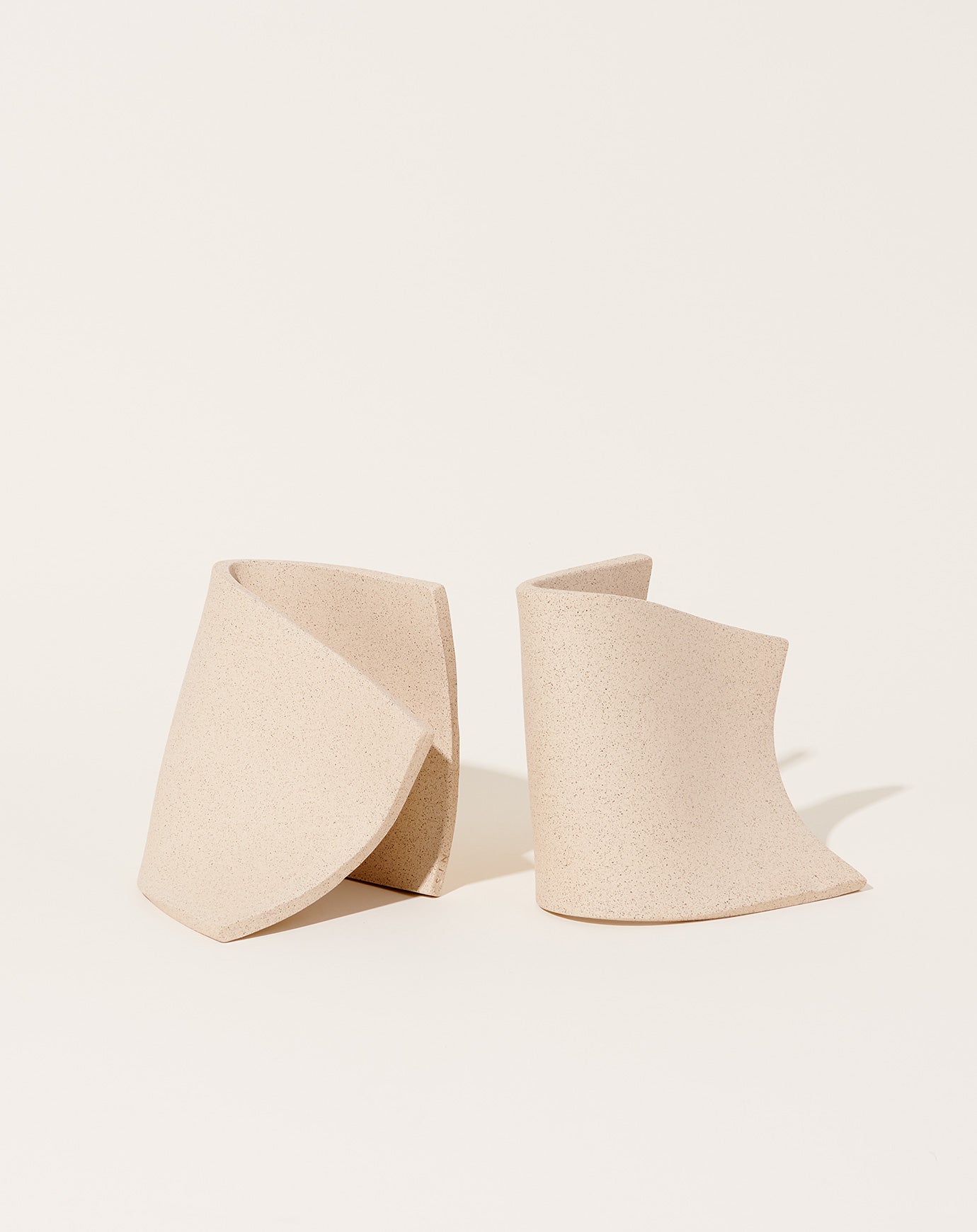 SIN Serra Bookends in Sand