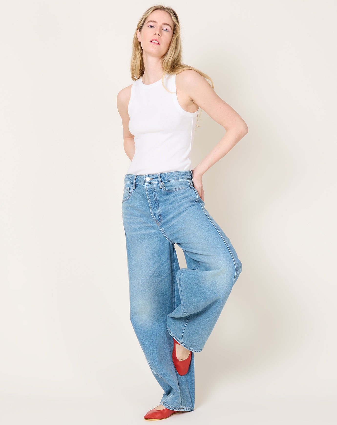 St. Agni Mid Rise Balloon Jeans in 90s Blue
