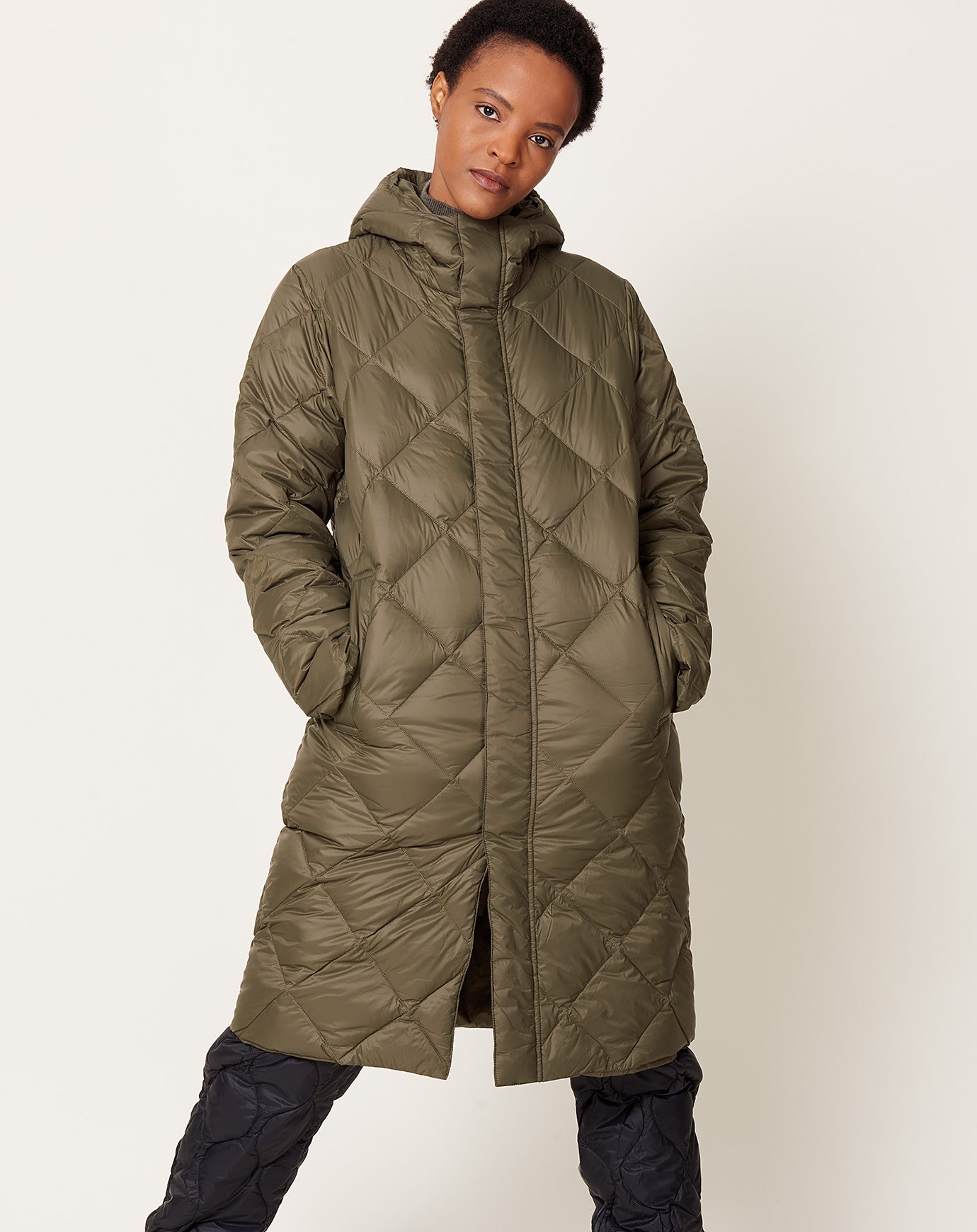 Taion Packable Hood Long Down Jacket in Olive