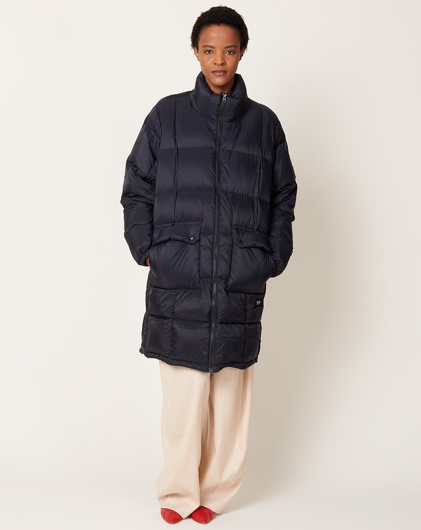 Taion Mountain Volume Down Coat in Black