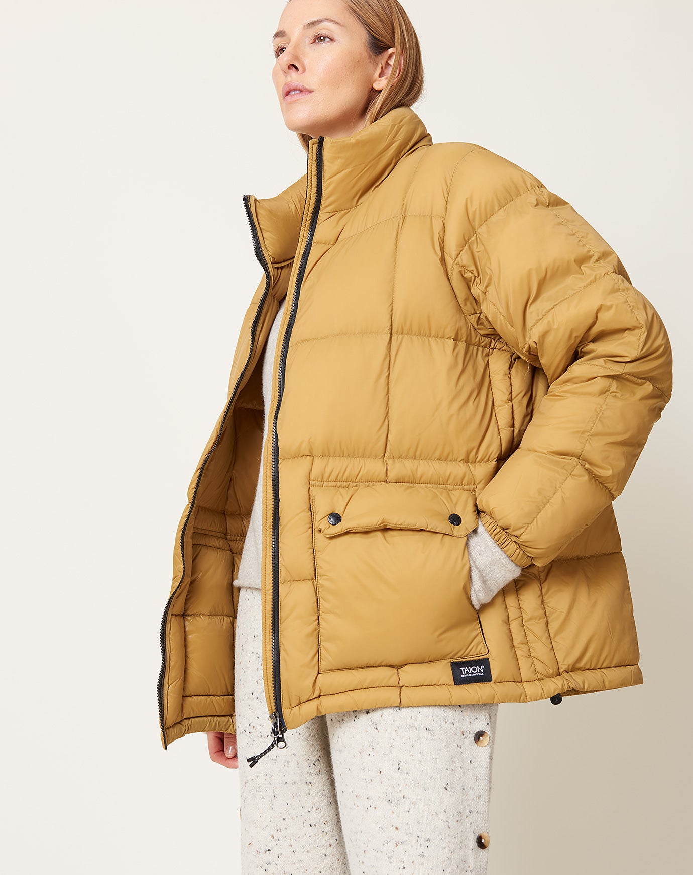 Taion Mountain Packable Volume Down Jacket in Beige