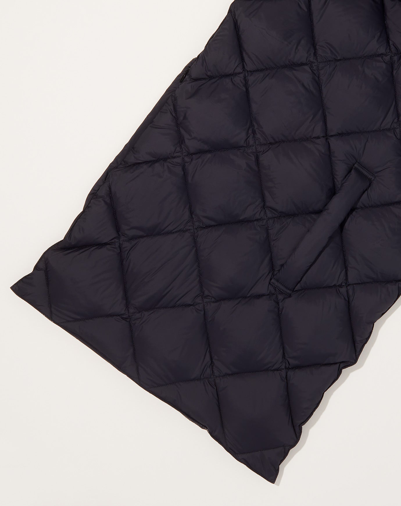 Reversible Down Stole in Black