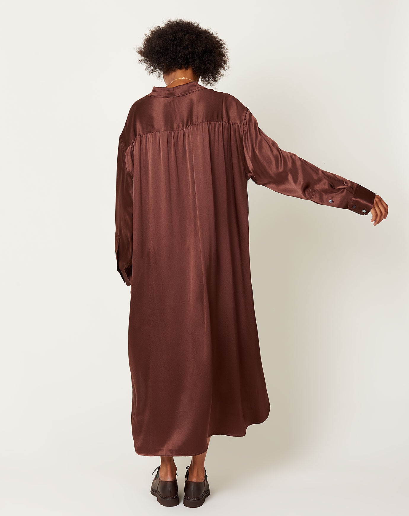 6397 Oversized Silk Shirtdress in Mahagony