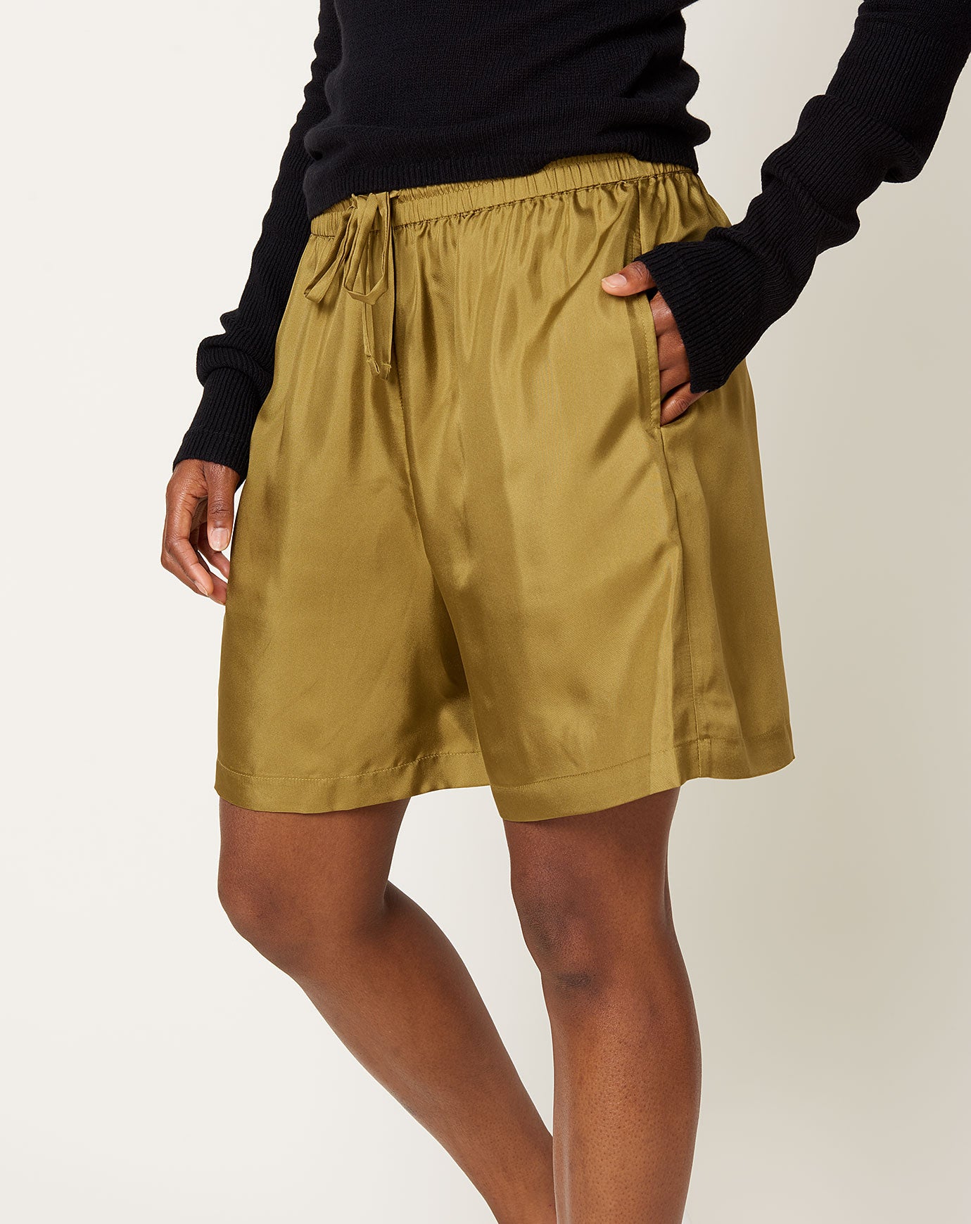 6397 Silk Boxing Short in Olive