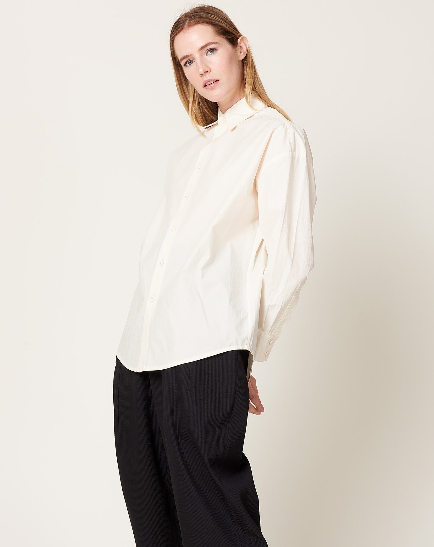 7115 by Szeki Papery Dolman Shirt in Off White