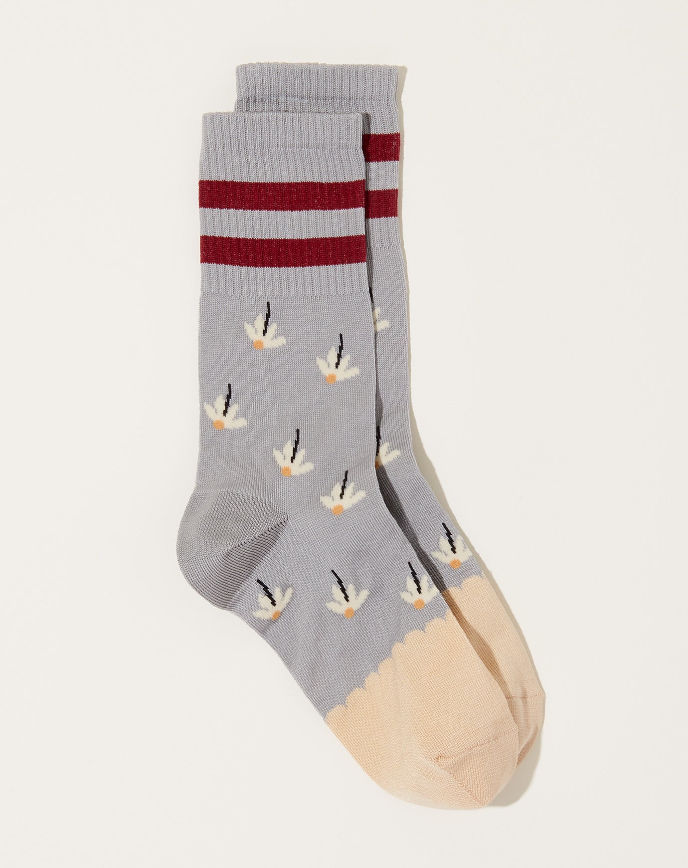 Exquisite J Daisy Socks in Grey