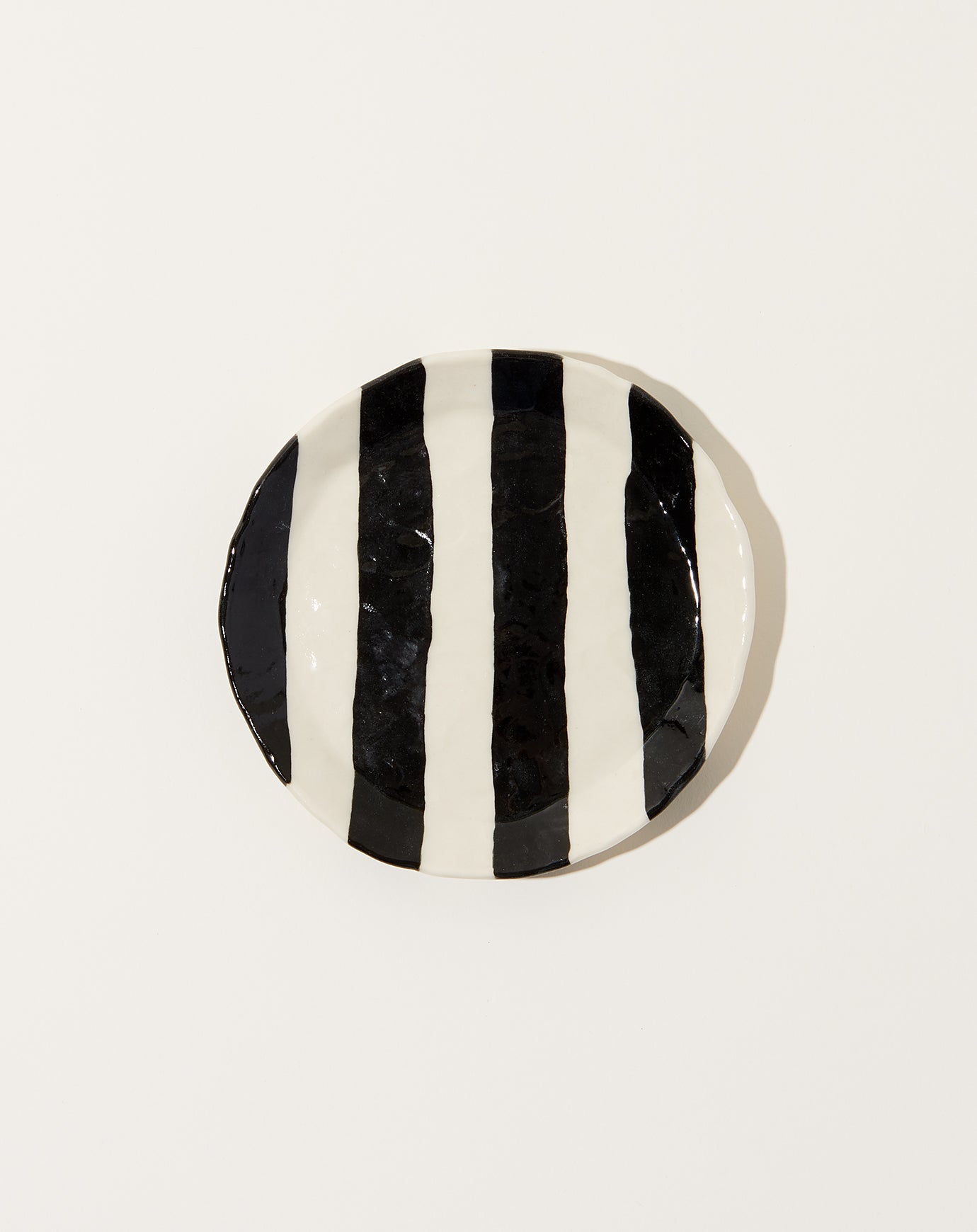 Isabel Halley Ribbon Plate in Black