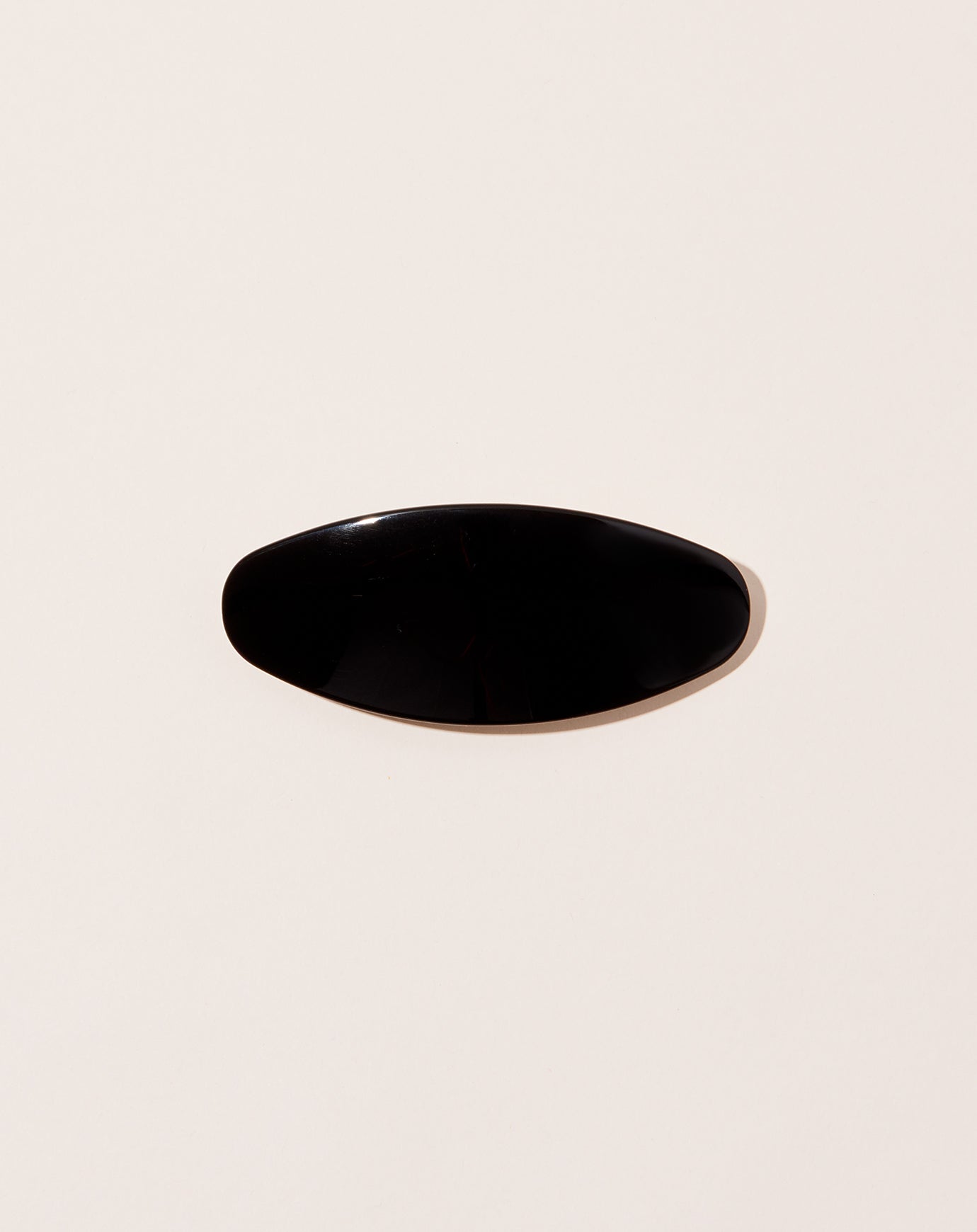 Machete Jumbo Oval Clip in Black & Ivory