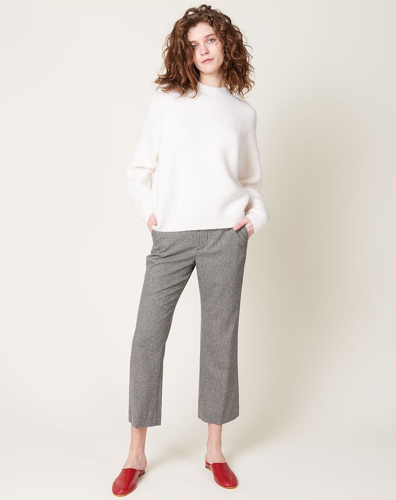 Ladies Denim Cropped Trousers, Comfortable pull on style.