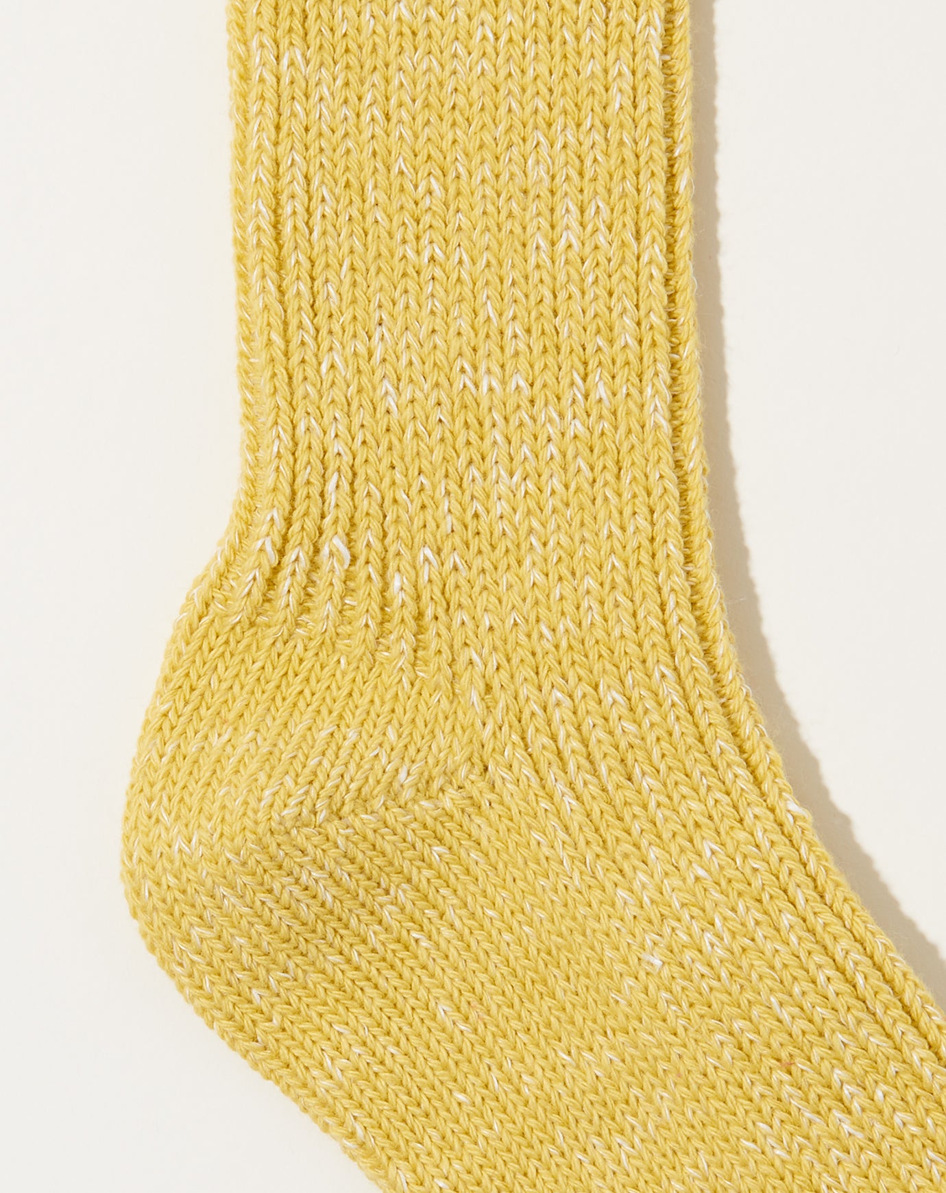 Nishiguchi Kutsushita Hemp Cotton Ribbed Socks in Vintage Yellow