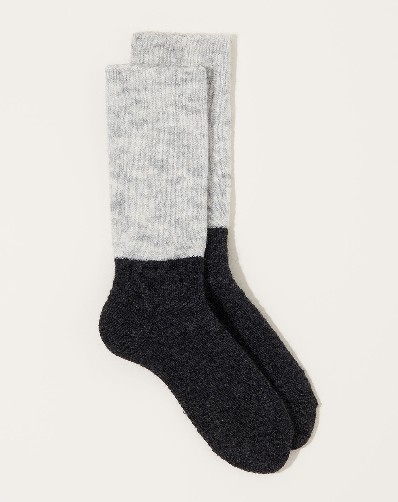 Nishiguchi Kutsushita Mohair Wool Pile Socks in Light Grey