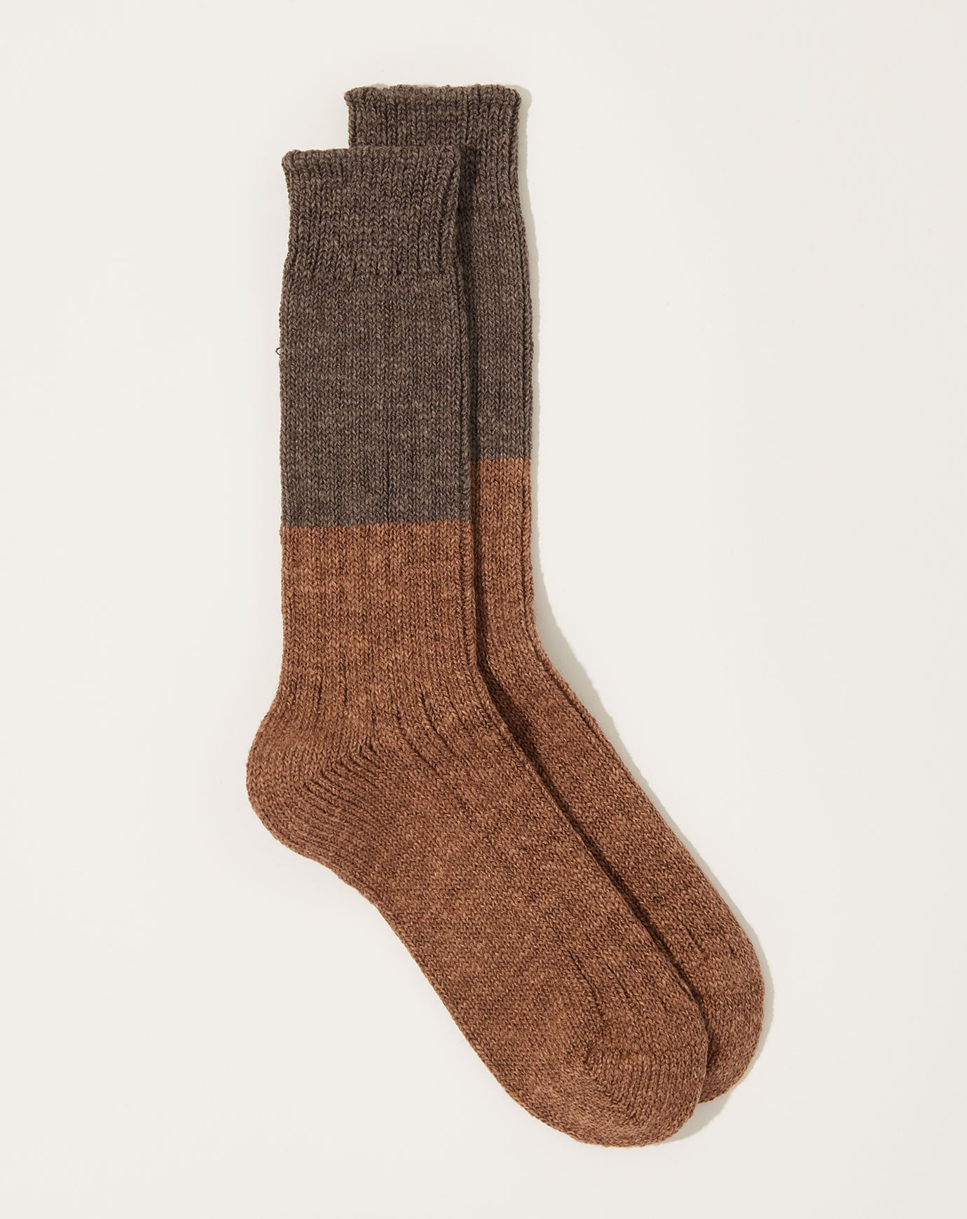 Nishiguchi Kutsushita Wool Cotton Slab Socks in Brown