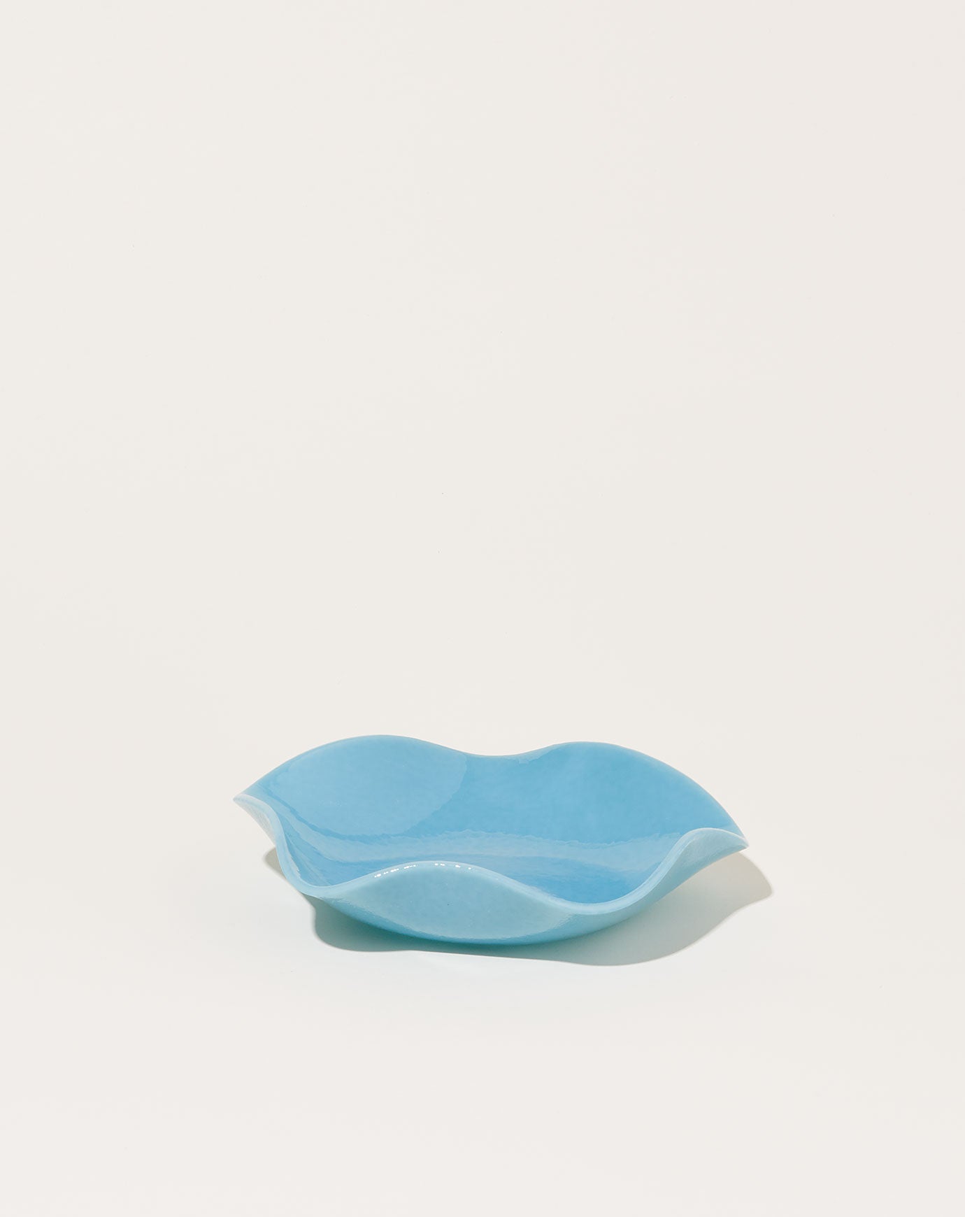 Sophie Lou Jacobsen Small Petal Plate in Periwinkle (Opaque)